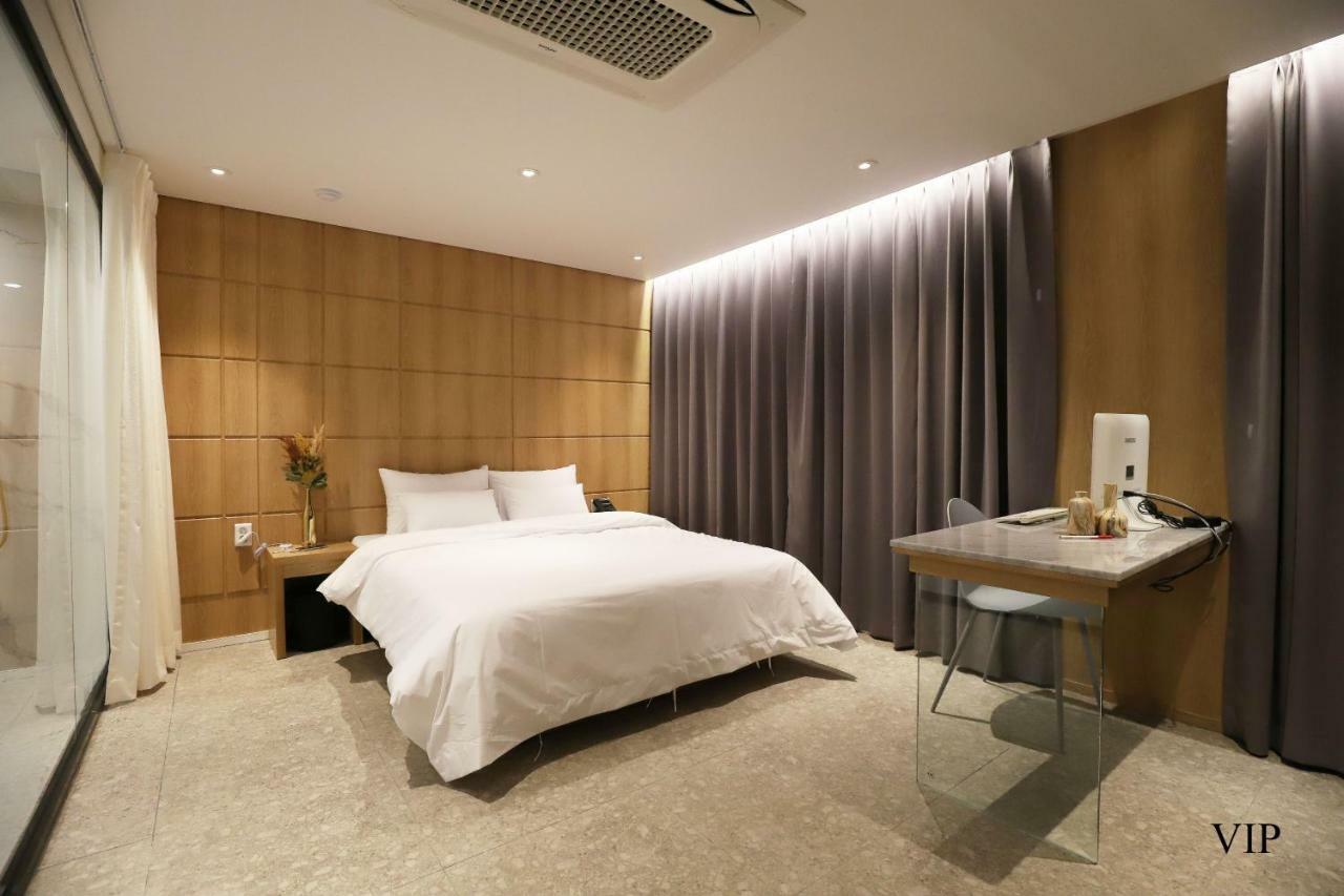 โรงแรมเบียนนาเล Gwangju Metropolitan City ภายนอก รูปภาพ